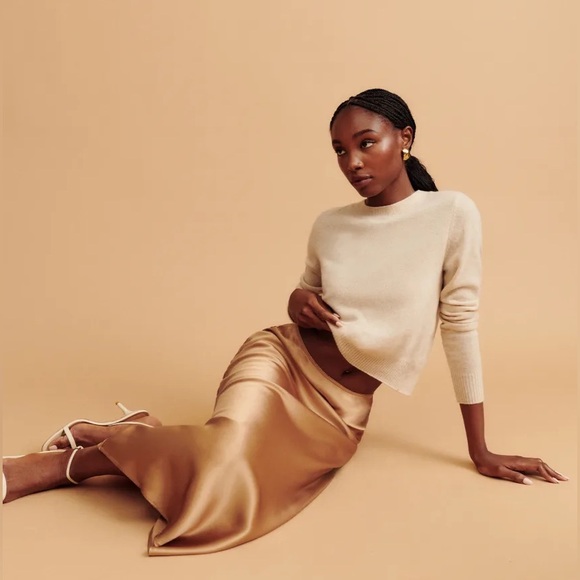 Reformation Sweaters - Reformation Dana 100% Cashmere Crew Sweater in Wheat